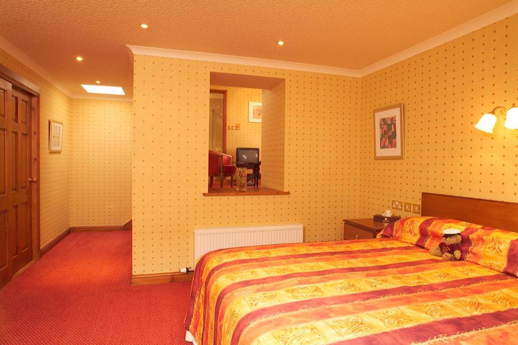 The Mariner Hotel Aberdeen Bagian luar foto
